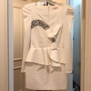 White long sleeve mini dress